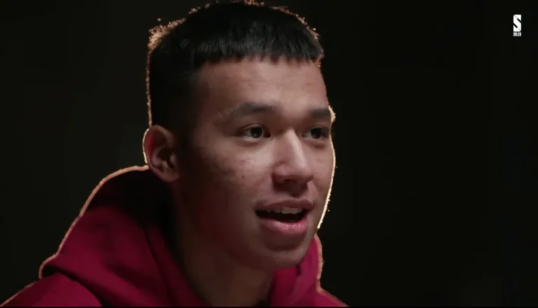 Момент из 11 серии 1 сезона